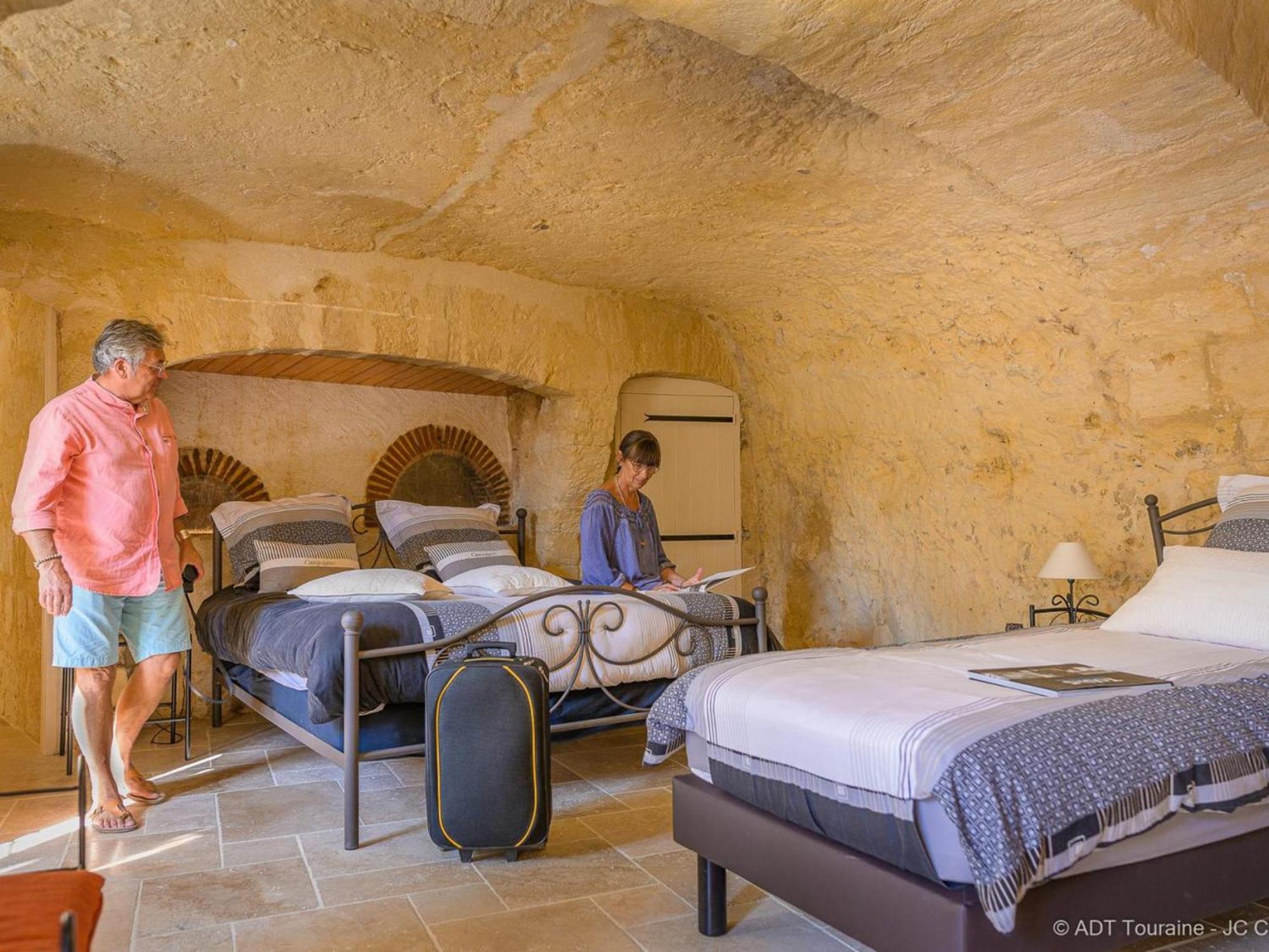 Maison Troglodyte Elegante Avec Spa, Salle De Jeux Et Jardin Clos A Vouvray - Fr-1-381-87 Bagian luar foto