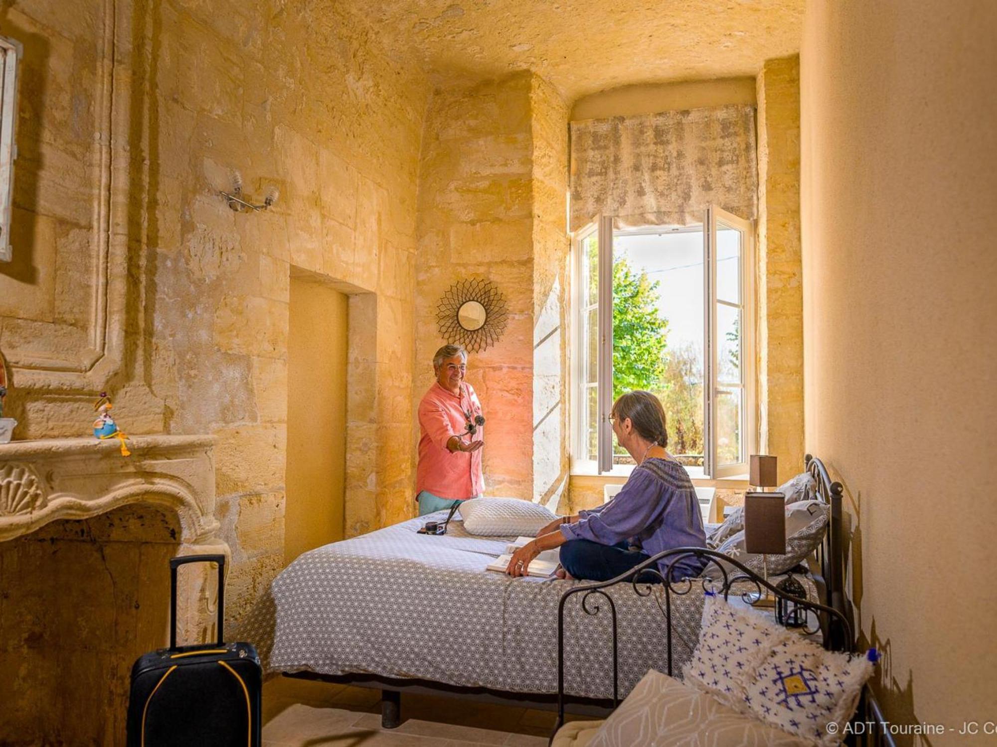Maison Troglodyte Elegante Avec Spa, Salle De Jeux Et Jardin Clos A Vouvray - Fr-1-381-87 Bagian luar foto