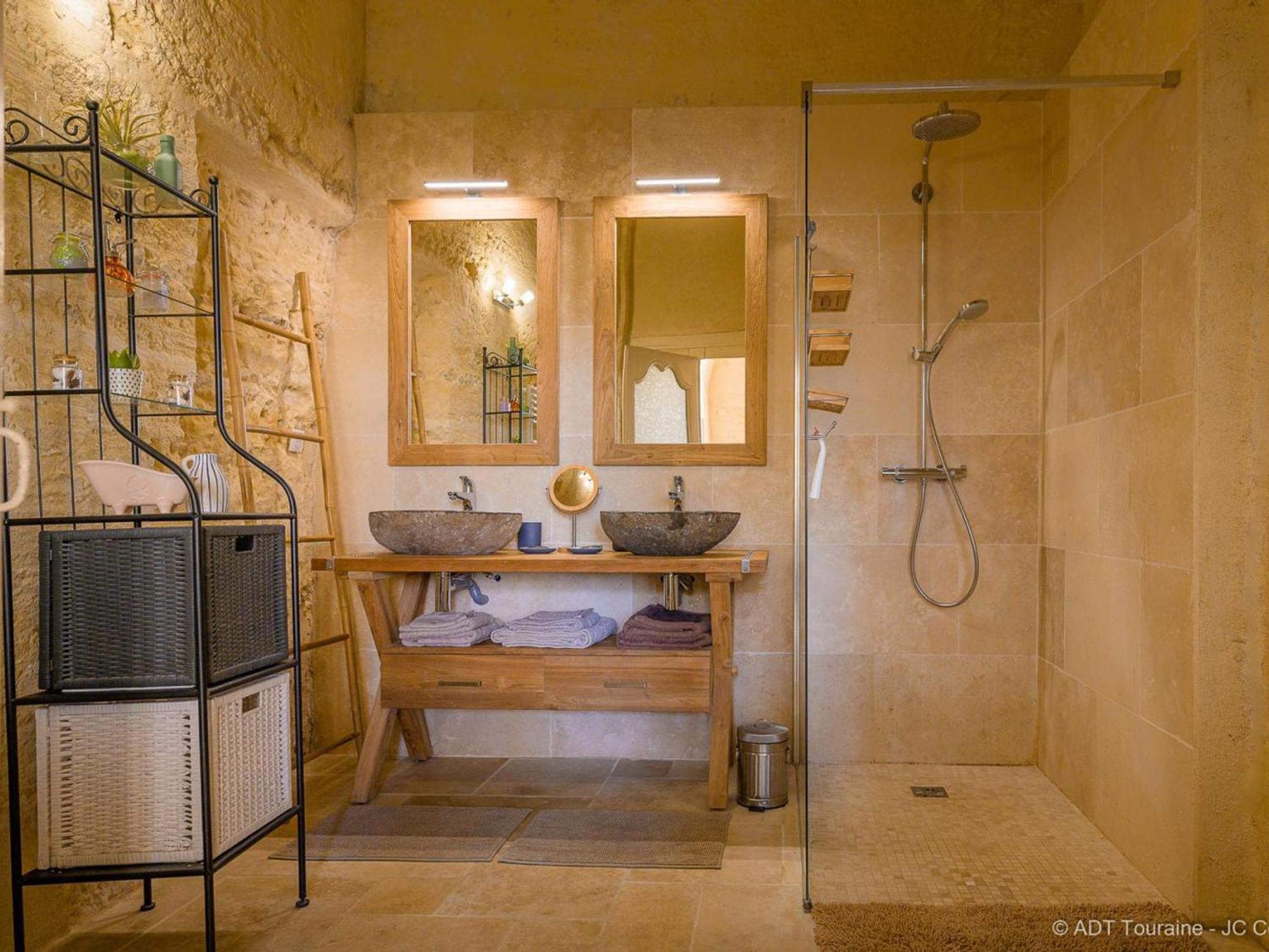 Maison Troglodyte Elegante Avec Spa, Salle De Jeux Et Jardin Clos A Vouvray - Fr-1-381-87 Bagian luar foto