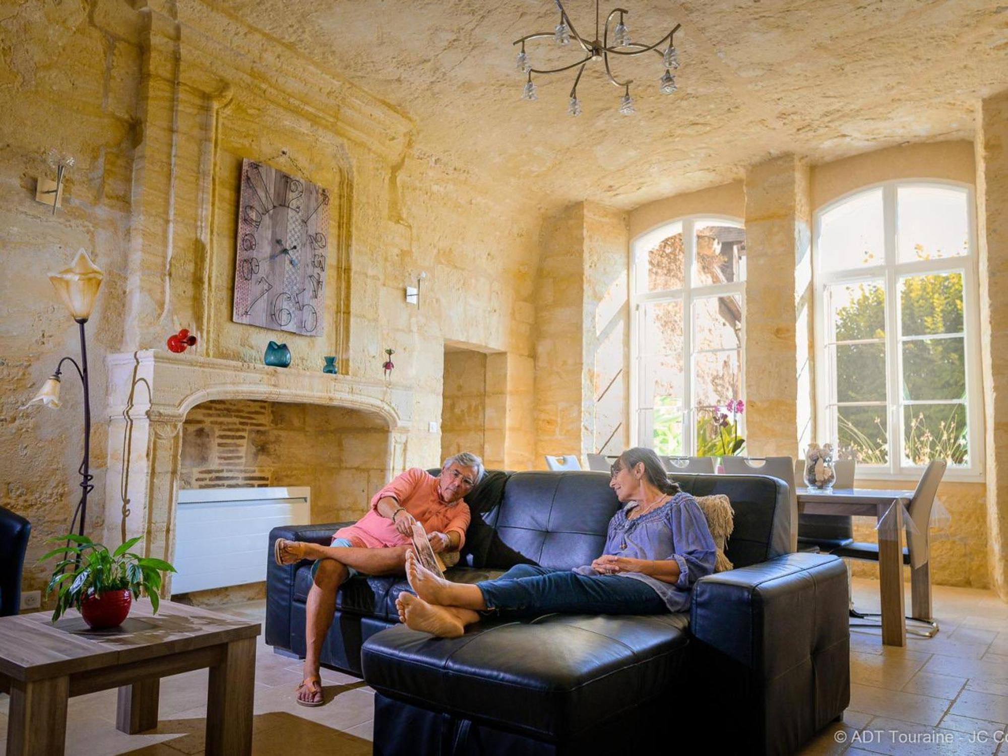 Maison Troglodyte Elegante Avec Spa, Salle De Jeux Et Jardin Clos A Vouvray - Fr-1-381-87 Bagian luar foto