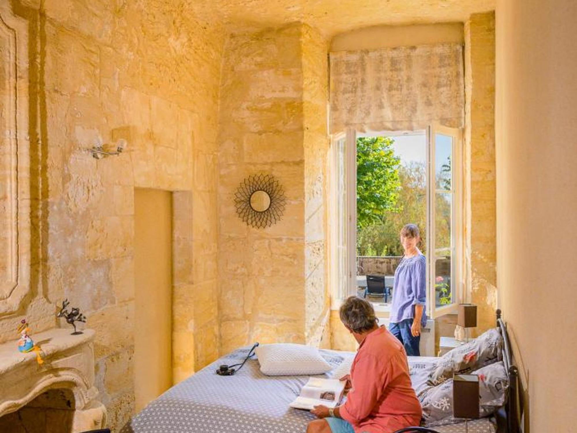 Maison Troglodyte Elegante Avec Spa, Salle De Jeux Et Jardin Clos A Vouvray - Fr-1-381-87 Bagian luar foto